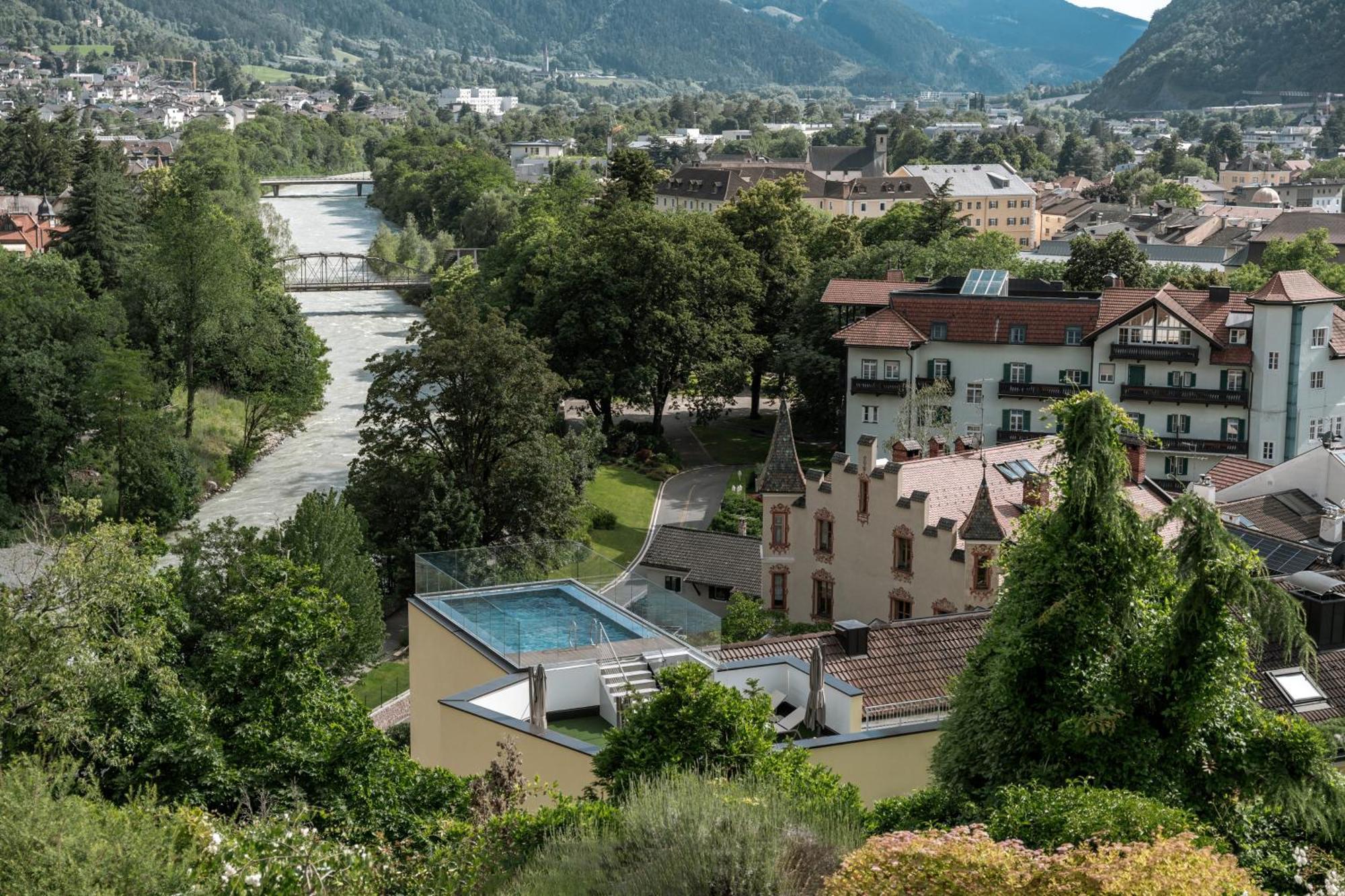 Dominik Alpine City Wellness Hotel - Adults Only Bressanone Bagian luar foto