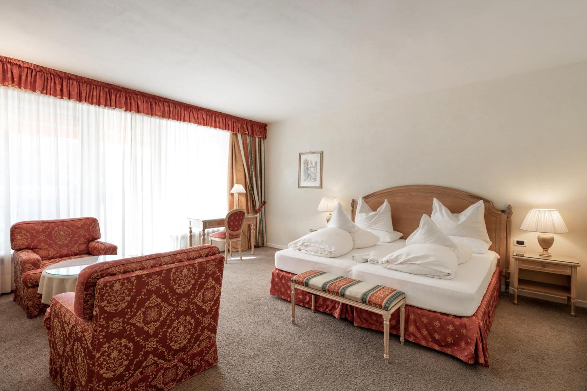 Dominik Alpine City Wellness Hotel - Adults Only Bressanone Bagian luar foto