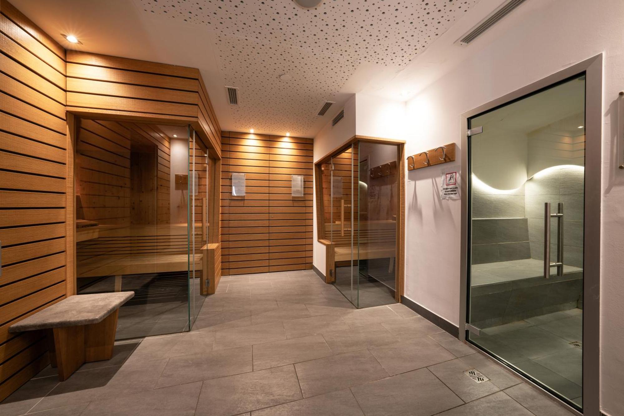 Dominik Alpine City Wellness Hotel - Adults Only Bressanone Bagian luar foto