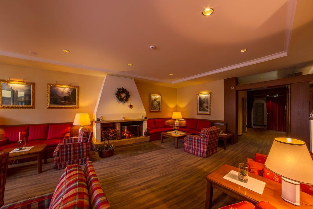 Dominik Alpine City Wellness Hotel - Adults Only Bressanone Bagian luar foto