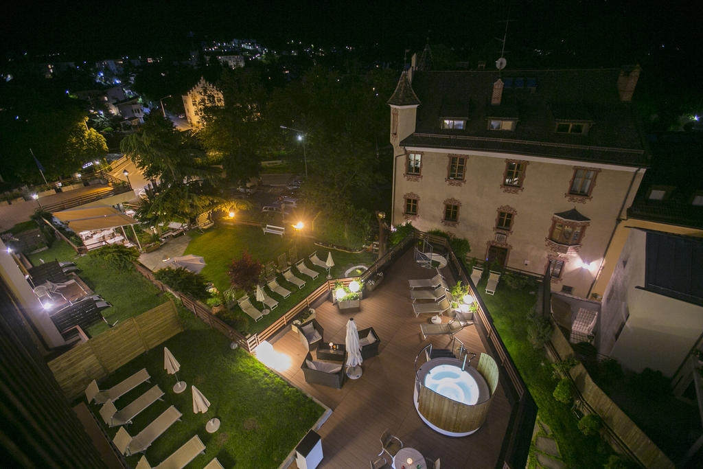 Dominik Alpine City Wellness Hotel - Adults Only Bressanone Bagian luar foto
